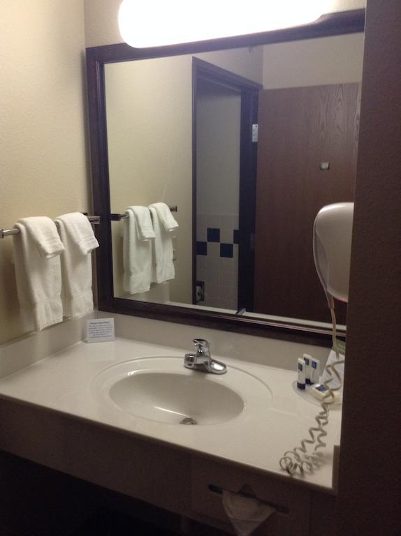Americinn By Wyndham Republic Extérieur photo